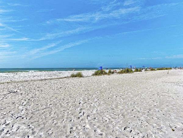 Holmes Beach Vacation Rental- Pool Villa Near Beach One Block Beach